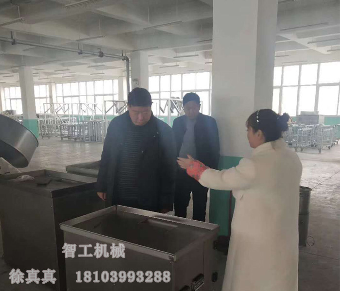 魯山老客戶再次來(lái)許昌智工考察訂購(gòu)湯圓機(jī)、元宵制陷機(jī)！